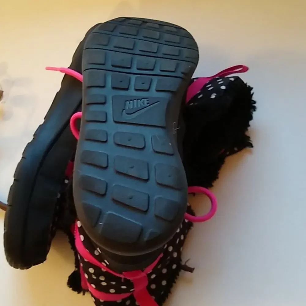 Nike size 3T boots with velcro for opening